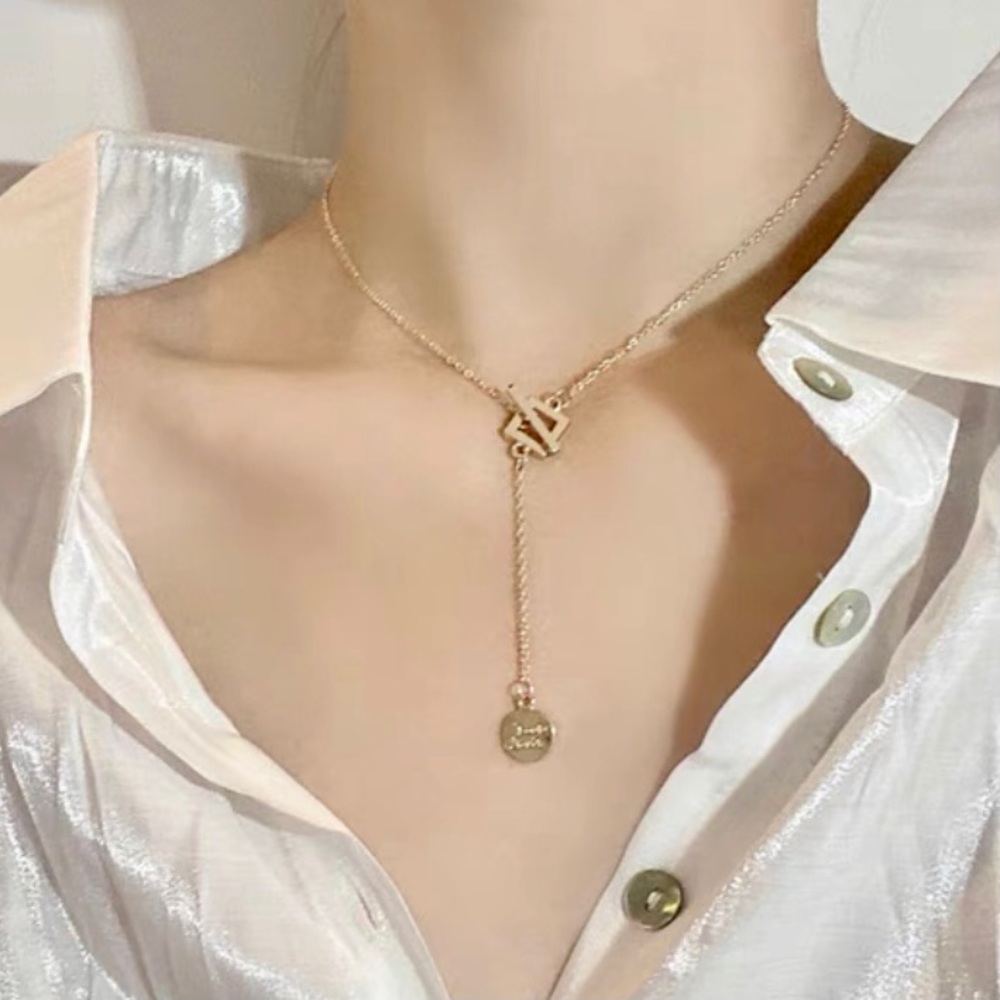 ❣️$25/3❣️ Good Luck Pendant Gold Chain Necklace